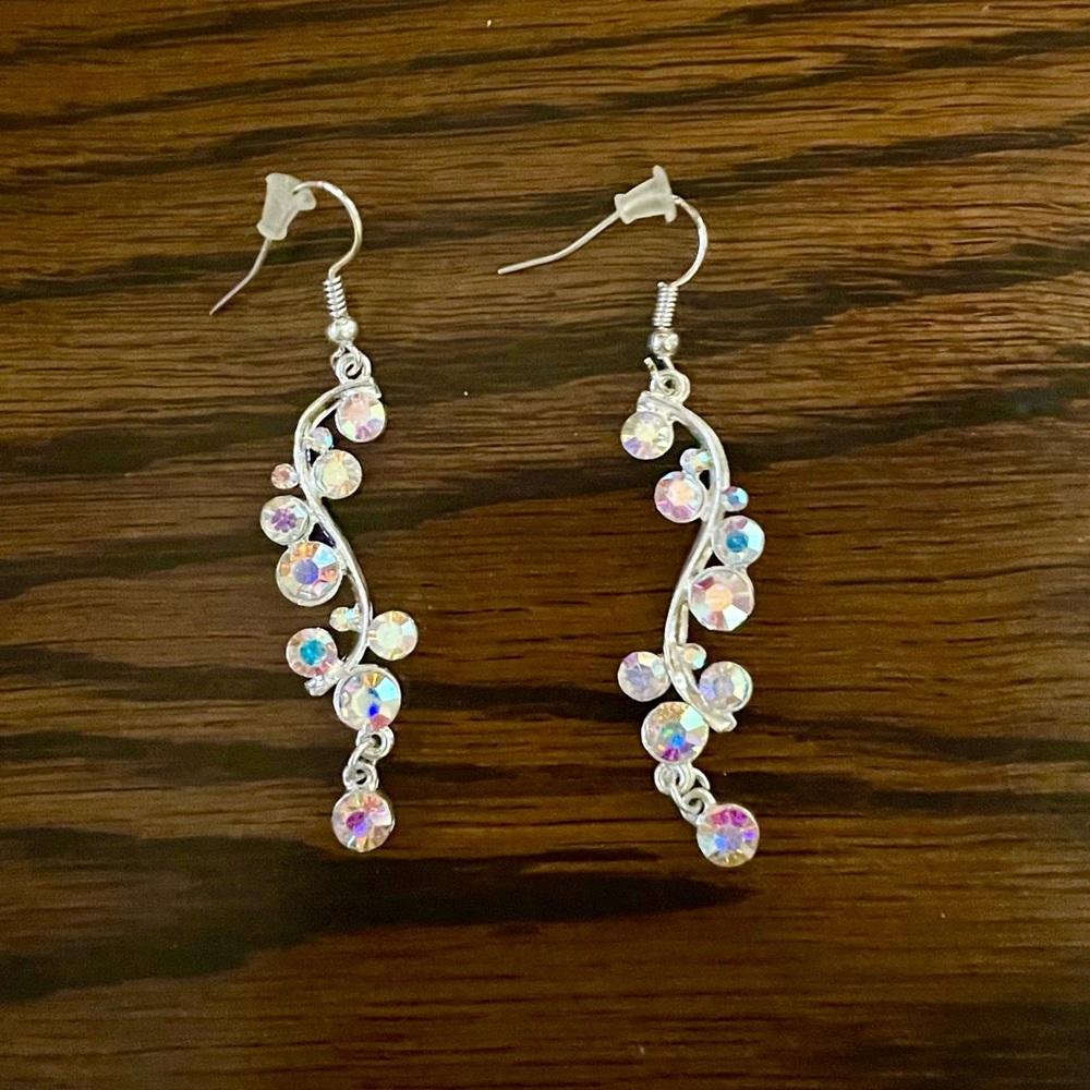 Dazzling Rhinestone Dangle Earrings 💞 BRAND NEW
